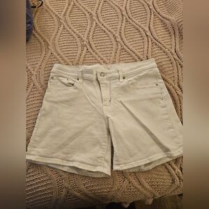 Levi's Women's White‎ Shorts Size 31